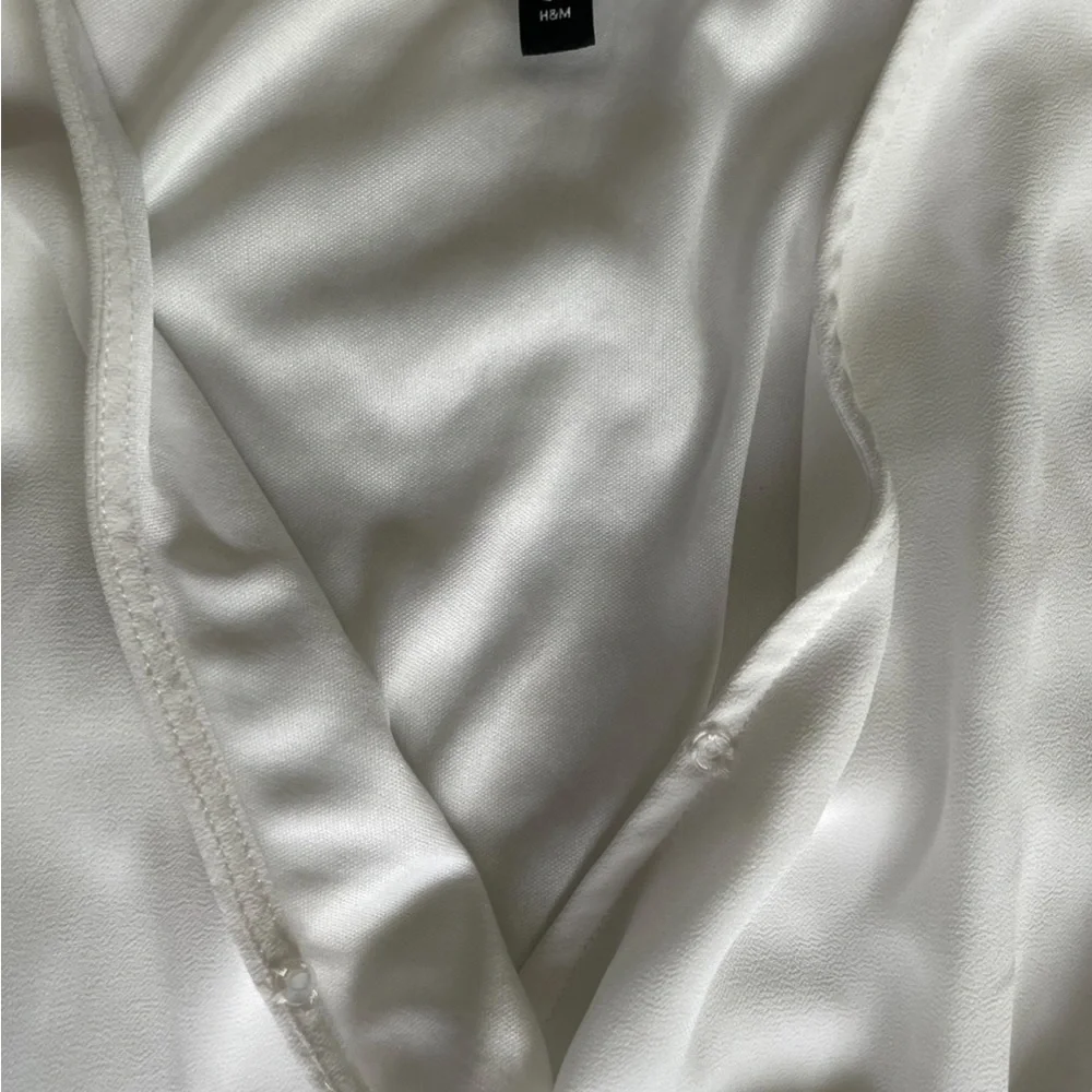 Divided H&M flowy sheer romper - Picture 6 of 7